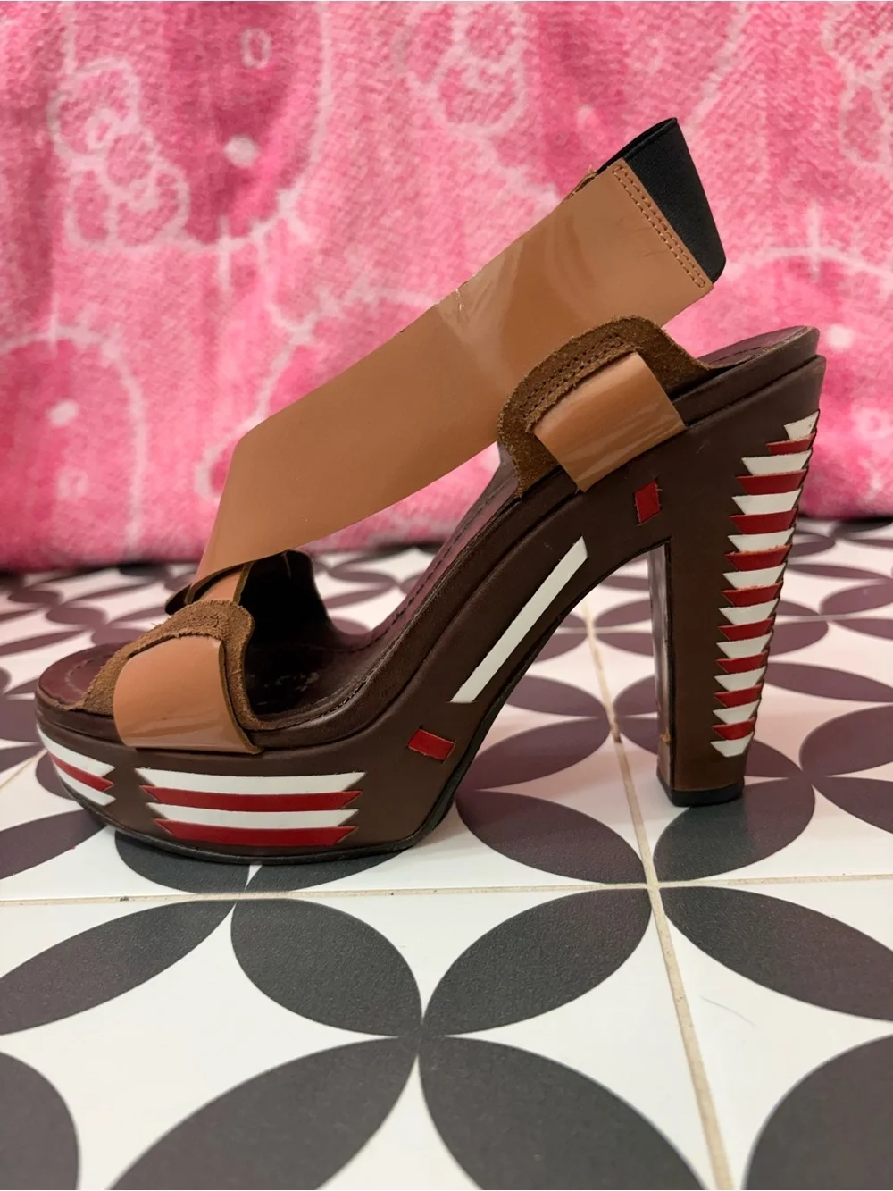 (USED) Marni Patent Tan Crisscross Platform Sandals
